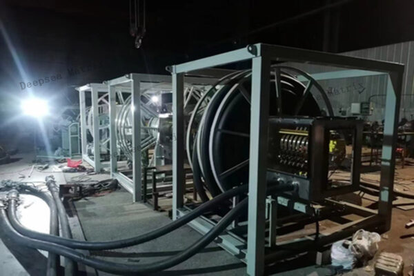 Heavy-duty cable handling system at port